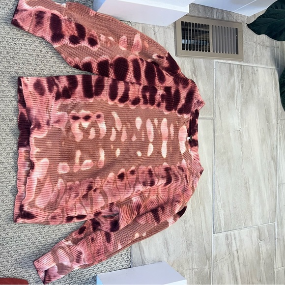 Sweater - Picture 3 of 3